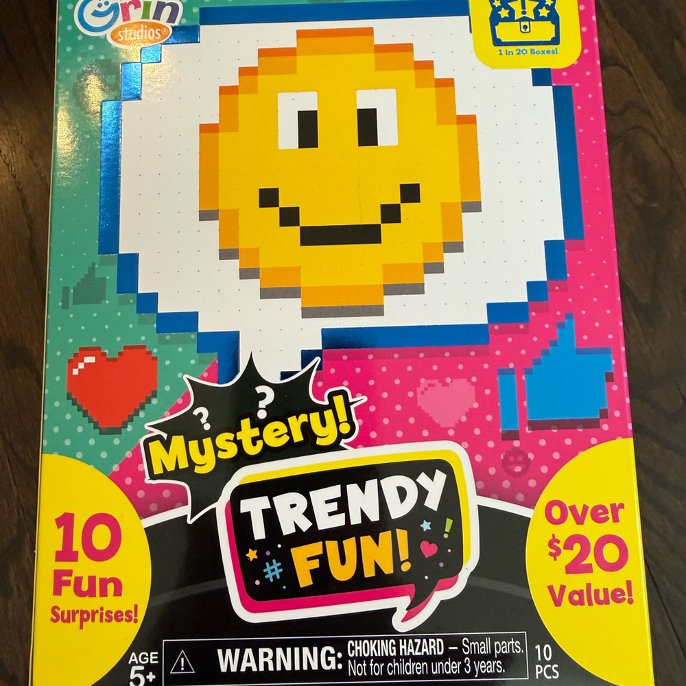 Grin Studios Mystery Trendy Fun Box NWOT